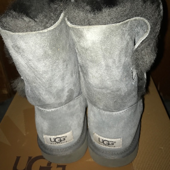 UGG Bailey Button - Picture 5 of 8